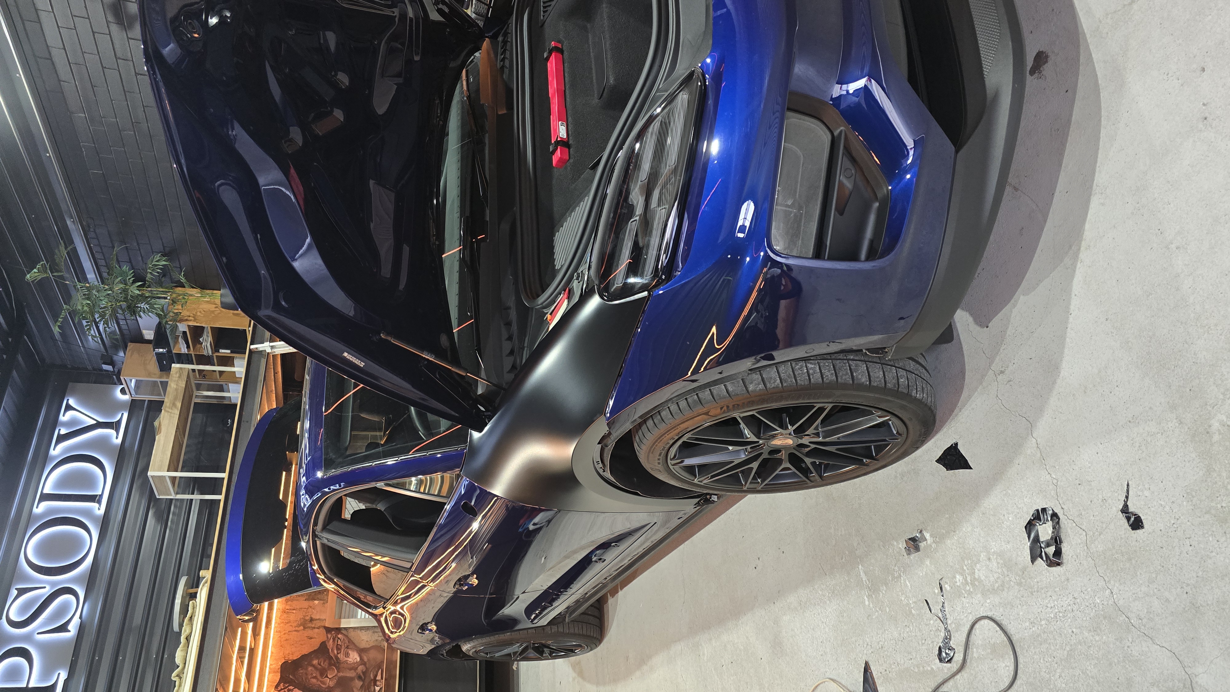 Blue car in Wrapsody studio
